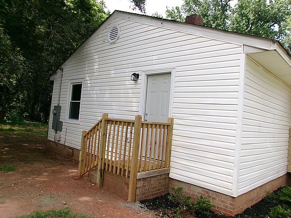2nd image of 2914 Pollard Dr