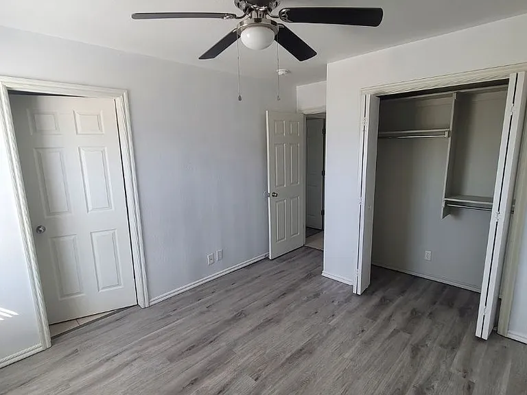 1217 Eastgate Dr — Photo 15