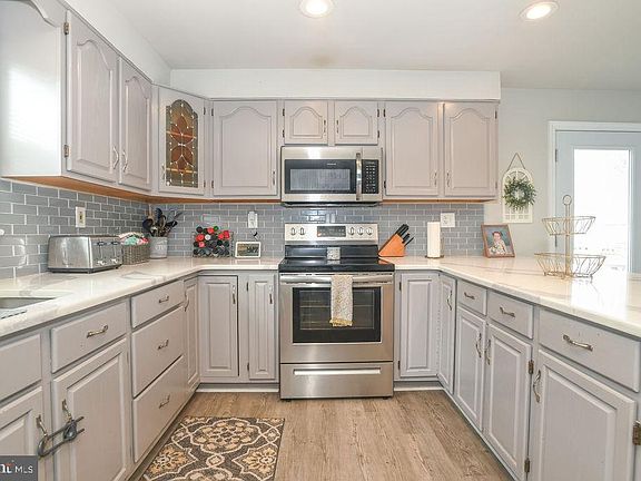 4th image of 1210 Lorrain Ave