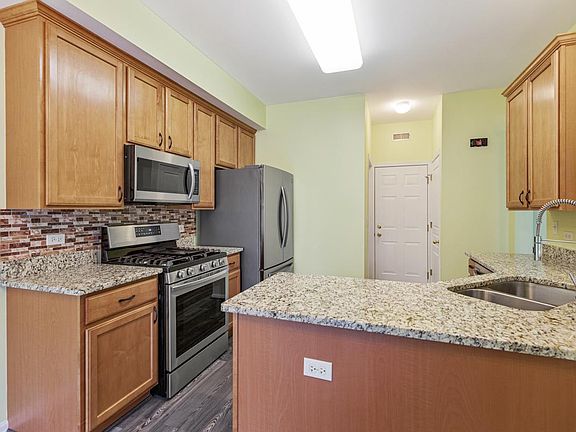 4th image of 3193 Bromley Ln