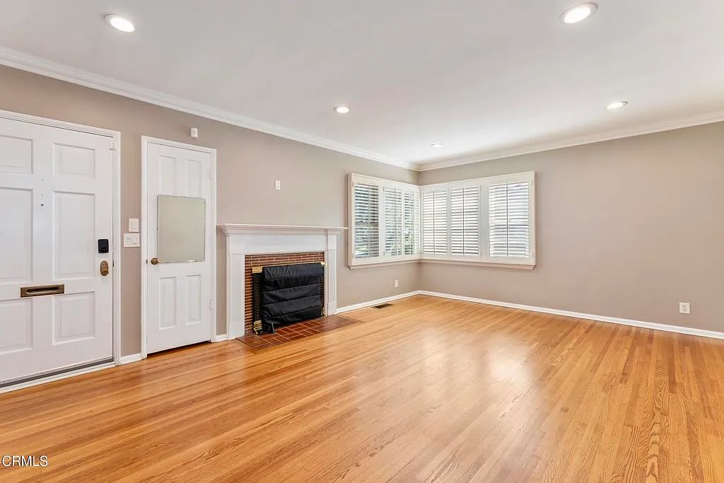 2 bed, 1.5 bath, 1390 sqft, $4,500 — Photo 4