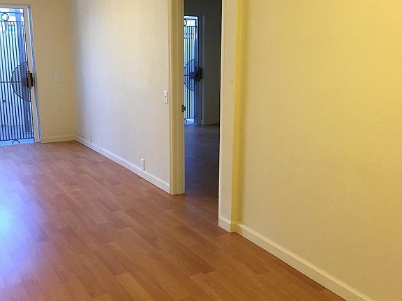 5th image of 2530 28th Ave