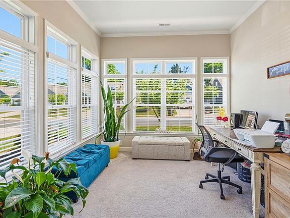 5th image of 1005 Bryant Ct