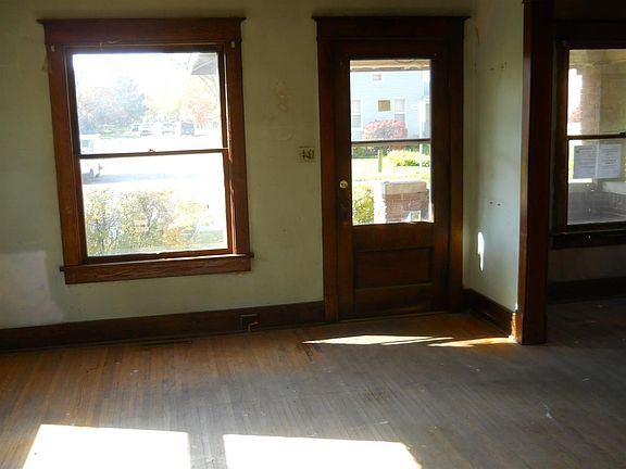 5th image of 1242 Cassopolis St