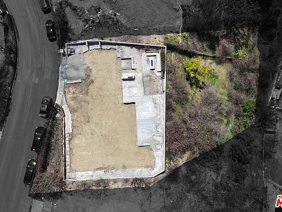 2nd image of 16021 Anoka Dr