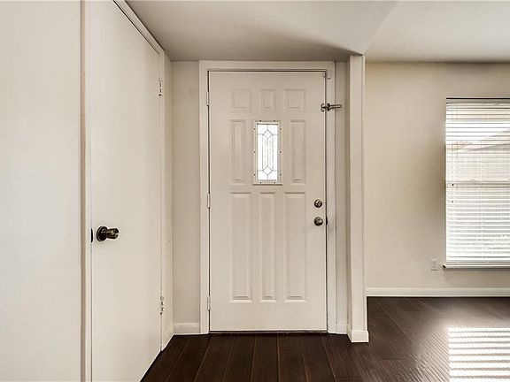 5th image of 1413 Williamsburg Dr