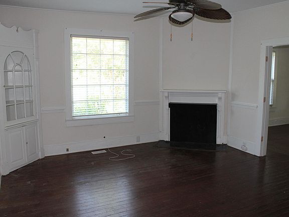 4th image of 213 S 5th St