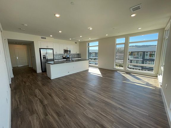 2nd image of 5925 Charlotte Dr Unit 433