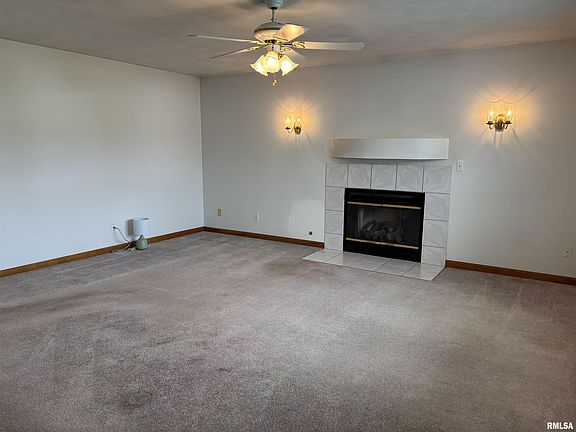 2nd image of 2905 Rend Dr