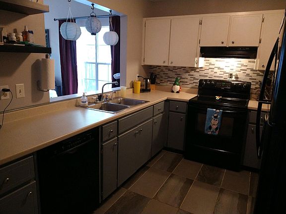 5th image of 3048 Yorktown Cir