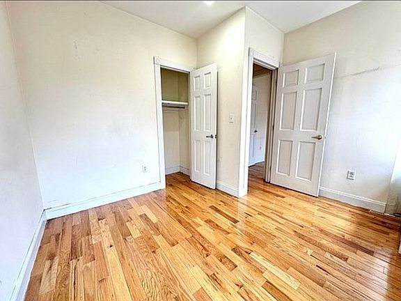 4th image of 217 E 82nd St #4W