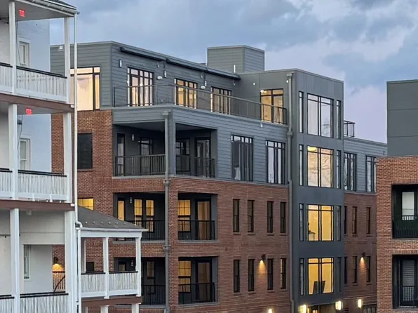 208 2nd St E #402, Frederick, MD 21701