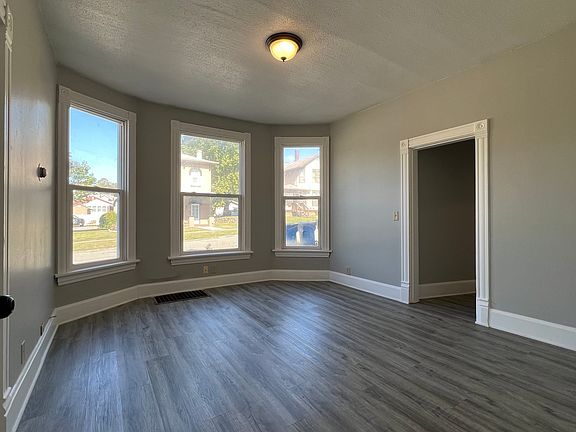 2nd image of 917 Mulberry Ave APT 1