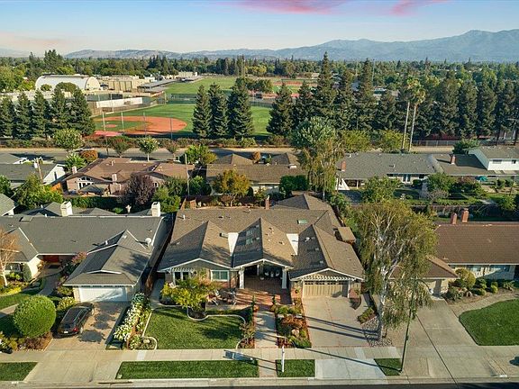 2nd image of 1352 Robsheal Dr