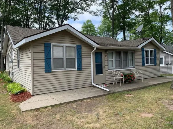 319 Stratford Dr, Prudenville, MI 48651