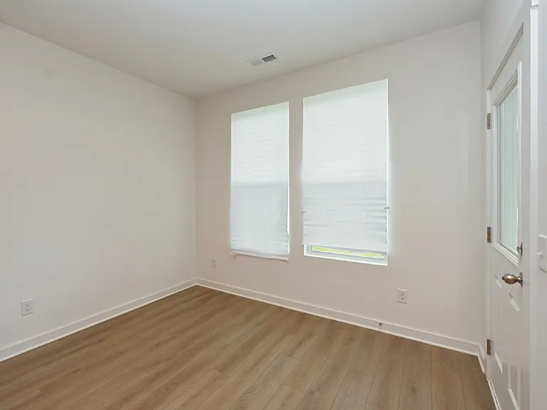 7187 Sutton Dr — Photo 10
