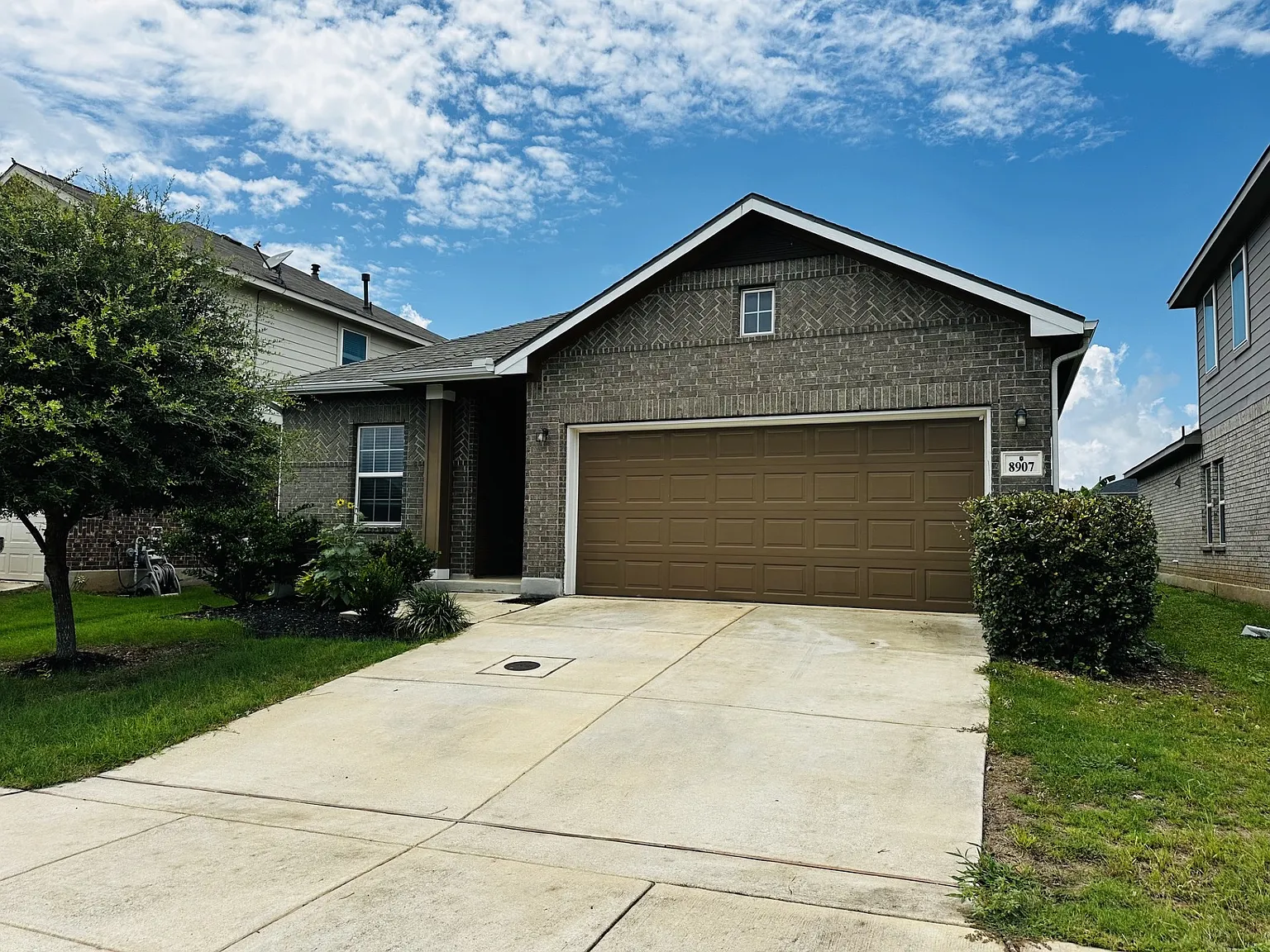 3 bed, 1915 sqft, $1,850 — Photo 1