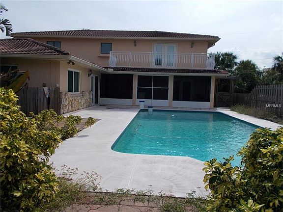 3rd image of 202 Dune Cir
