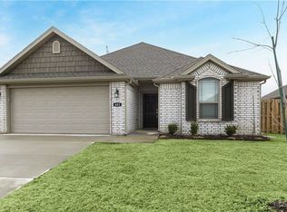 481 Holly St, Centerton, AR 72719