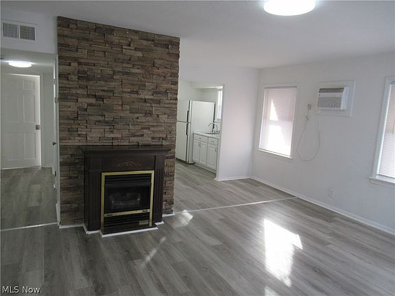 5th image of 1403 Dawnwood Dr