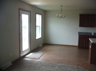 620 Ballymore Rd, Roscoe, IL 61073