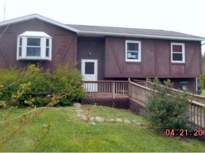 8204 Woodlane Dr, North East, PA, 16428