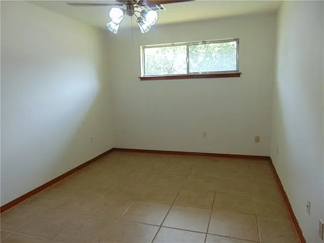 3605 Elgin St — Photo 9