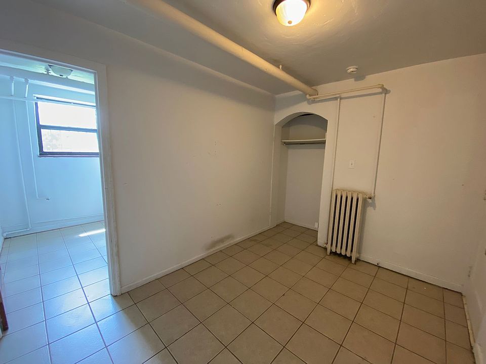 Building Photo 5