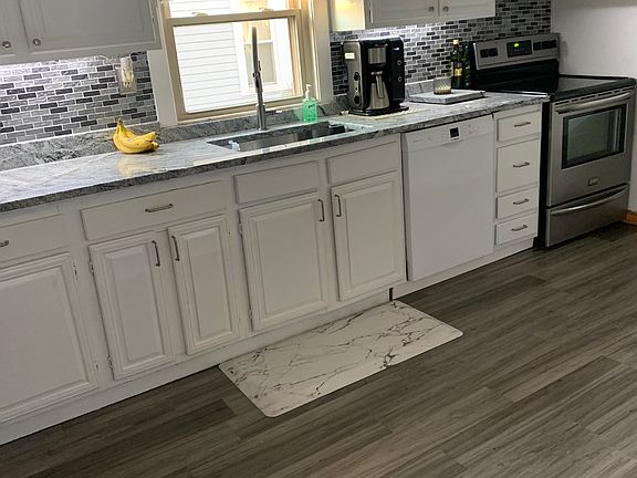 3rd image of 120 Harwood St