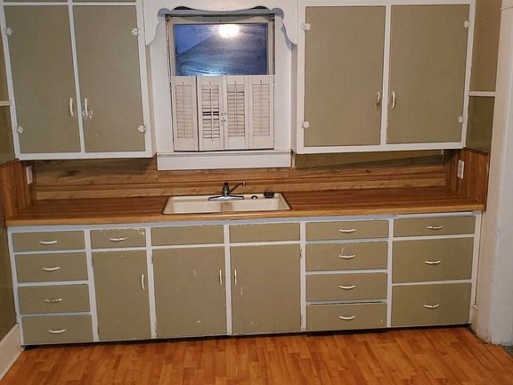 5th image of 408 1st St