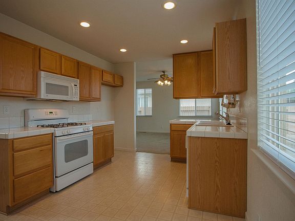 5th image of 10010 Zephyr Heights Dr