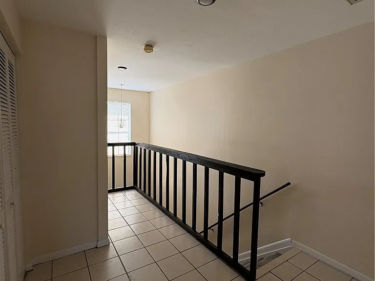 1005 SW 48th Ter #8 — Photo 23