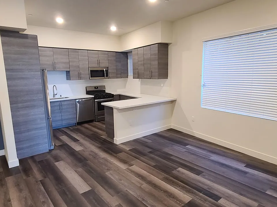 4965 S Centinela Ave #317