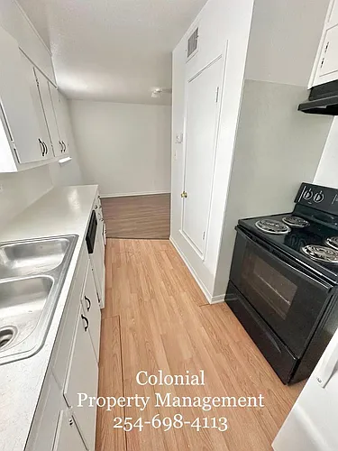 102 E Avenue A Photo 1