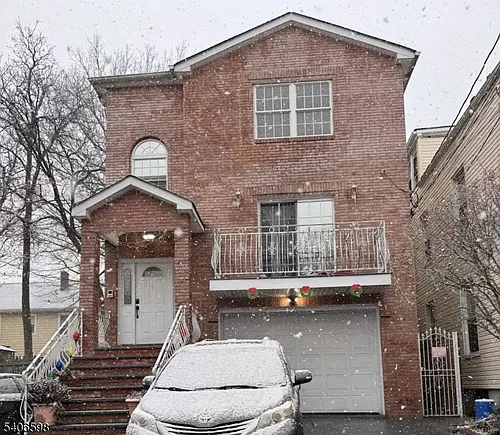 448 Catherine St Photo 1