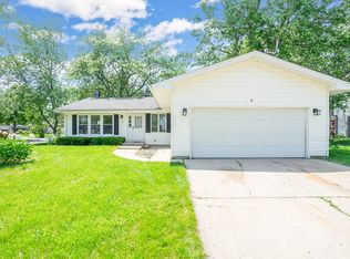 149 Flagstaff Dr, Bolingbrook, IL 60440