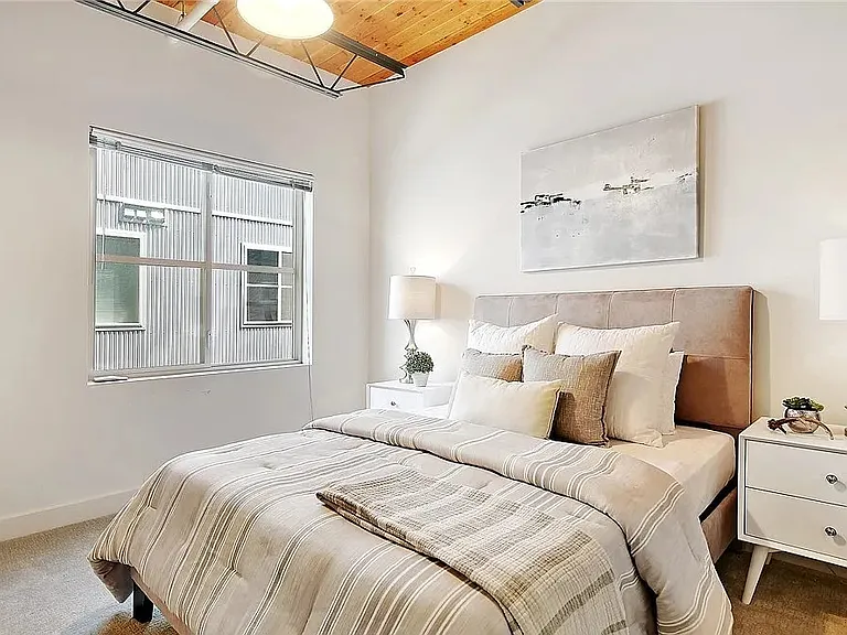 Guest bedroom