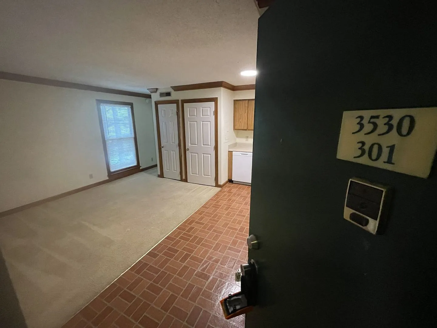1 Bedroom 1 Bathroom — Photo 2
