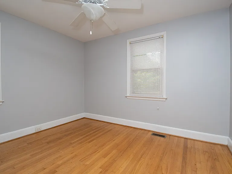 724 Pembroke Ave — Photo 8
