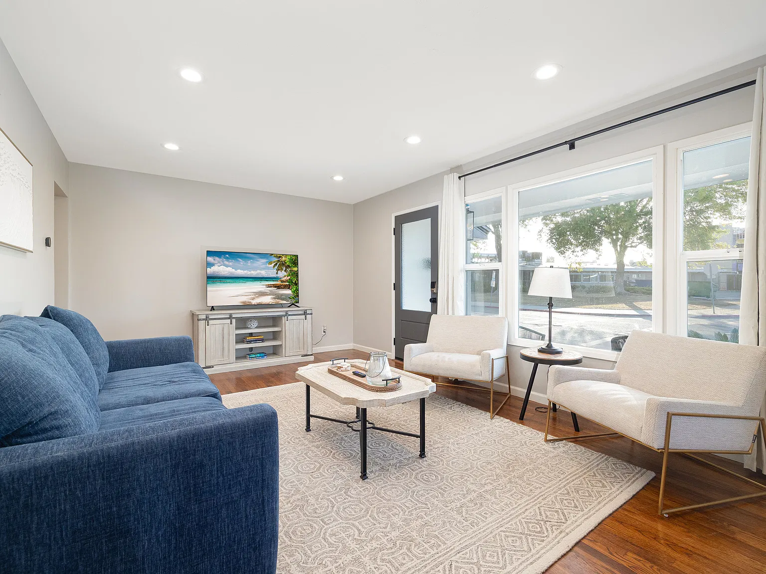 3 bed, 1475 sqft, $4,800 — Photo 2
