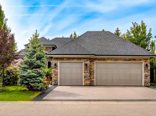 115 N Wentworth Ln SW, Calgary, AB T3H 0E1