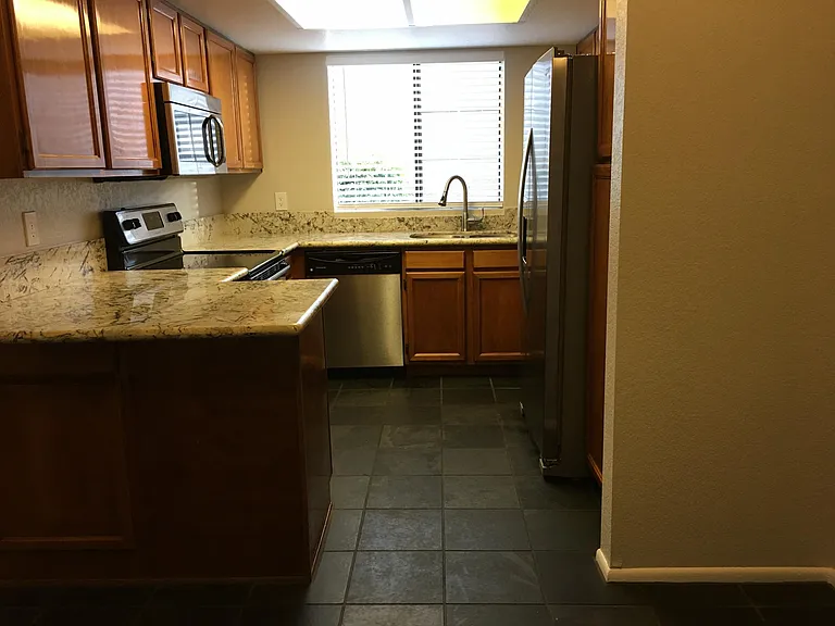 1905 E University Dr #P-136 — Photo 9