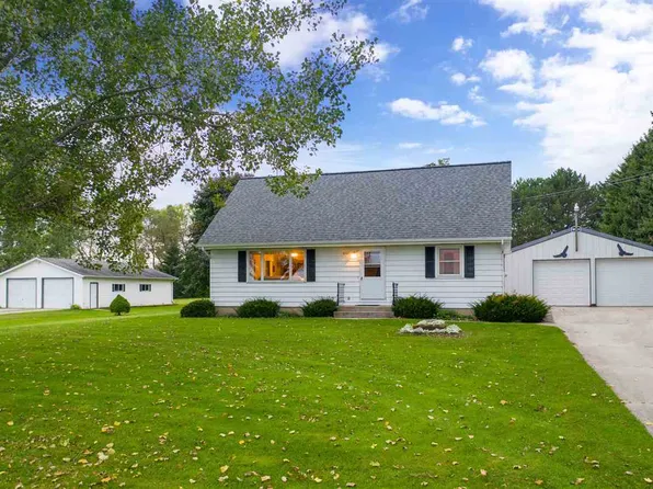 6912 Moenning Rd, Sheboygan, WI 53081