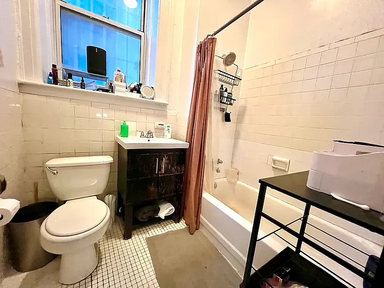 228 W 72nd St #2R — Photo 5