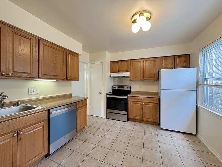 4104 Sideburn Rd — Photo 3