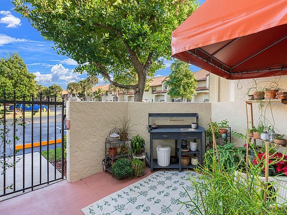 4th image of 2303 Congressional Way #2303