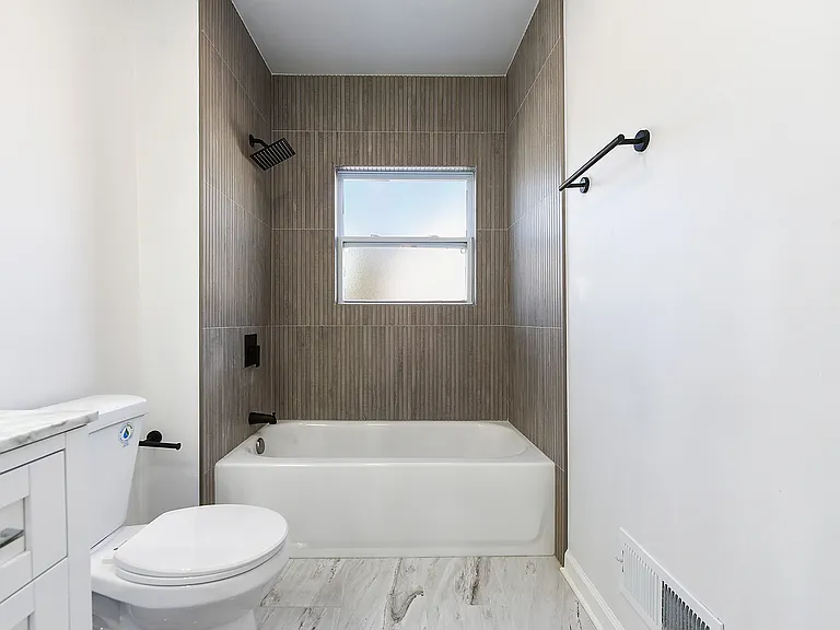 440 Ruxton St — Photo 11