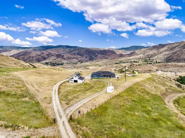 34 Deirdre Ln, Horseshoe Bend, ID 83629