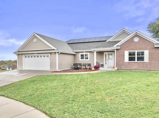 200 Tansdale Ct, Johnson Creek, WI 53038