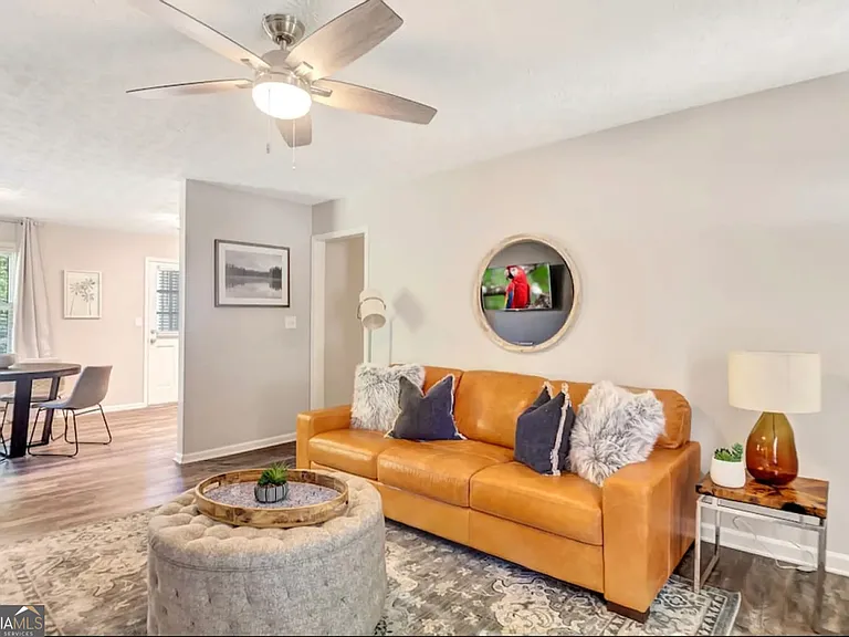 160 Booth Rd SW #A — Photo 4